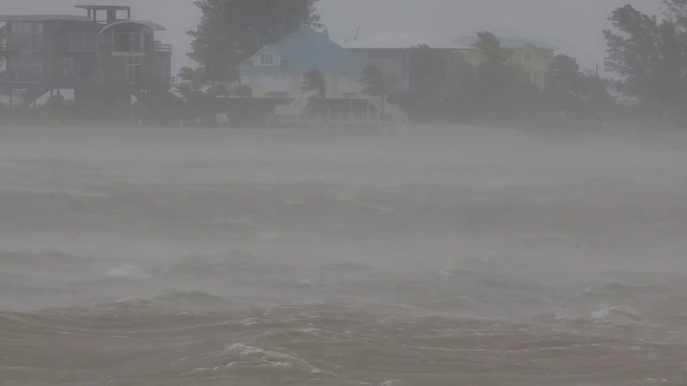 Video shows Hurricane Ian's eyewall starting to hit Boca Grande, Florida on Wednesday. 