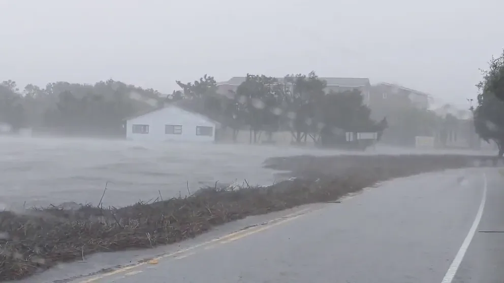 Part Of Iconic Pawleys Island Pier Washed Away By Ian S Fury In South   Play 5f0156a54001269  18791892304 