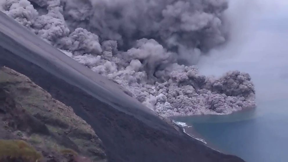 Videos Show Italy S Stromboli Volcano Erupting Sending Pyroclastic   Play 5f52625900014ab  18958987452 