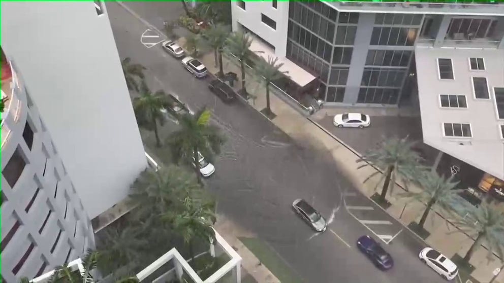 Heavy rain results in flood streets for Miami, Florida on Thursday. (Credit: @fau1in/Twitter) 