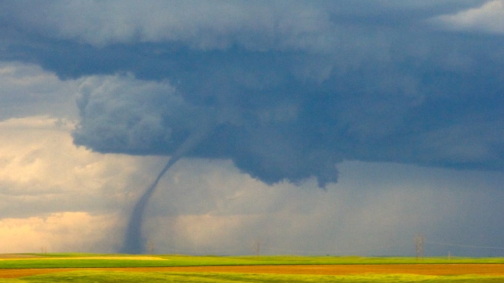 How do tornadoes form? And once they form, how long do tornadoes last?