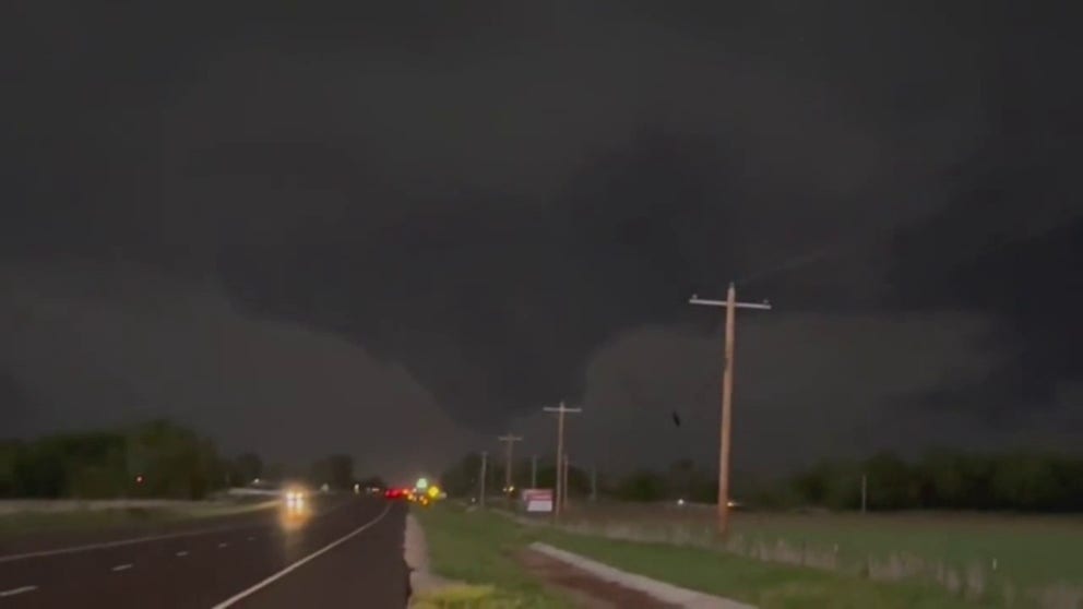 Possible tornado seen moving through Lexington, Oklahoma | Latest ...