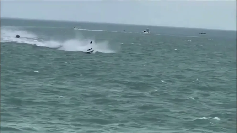A spectator caught 2 separate boat accidents Sunday on camera during the 7-Mile Offshore Grand Prix boat race off Marathon, Florida. A boat flips over in the first section of video. The second section shows 2 racers ejected from the boat before it flipped over.