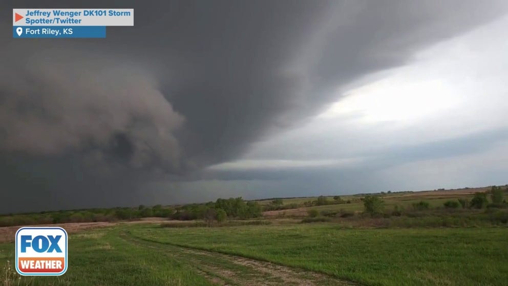 Wall cloud spotted in Fort Riley, Kansas | Latest Weather Clips | FOX ...