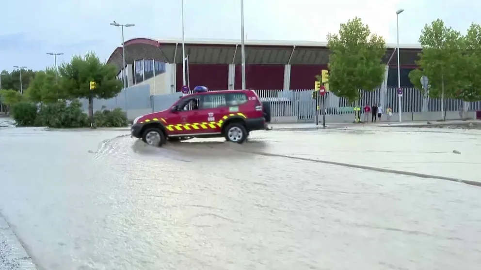 A supercell thunderstorm that moved through the city of Zaragoza dropped hail and several inches of rain, according to Spain’s State Meteorological Agency.