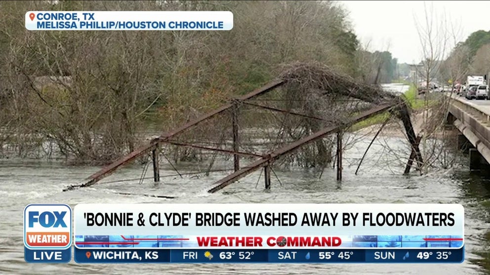 A metal bridge once used as a meeting place for an American bank-robbing duo during the Great Depression has been destroyed by recent rainfall in Texas.