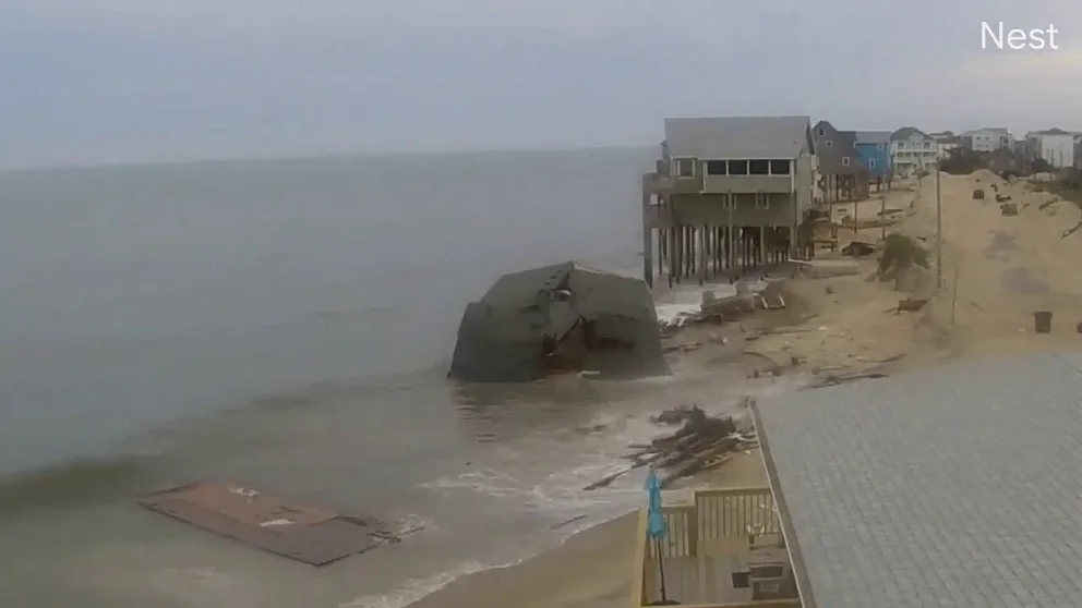 Home Along North Carolina's Cape Hatteras National Seashore Collapses ...