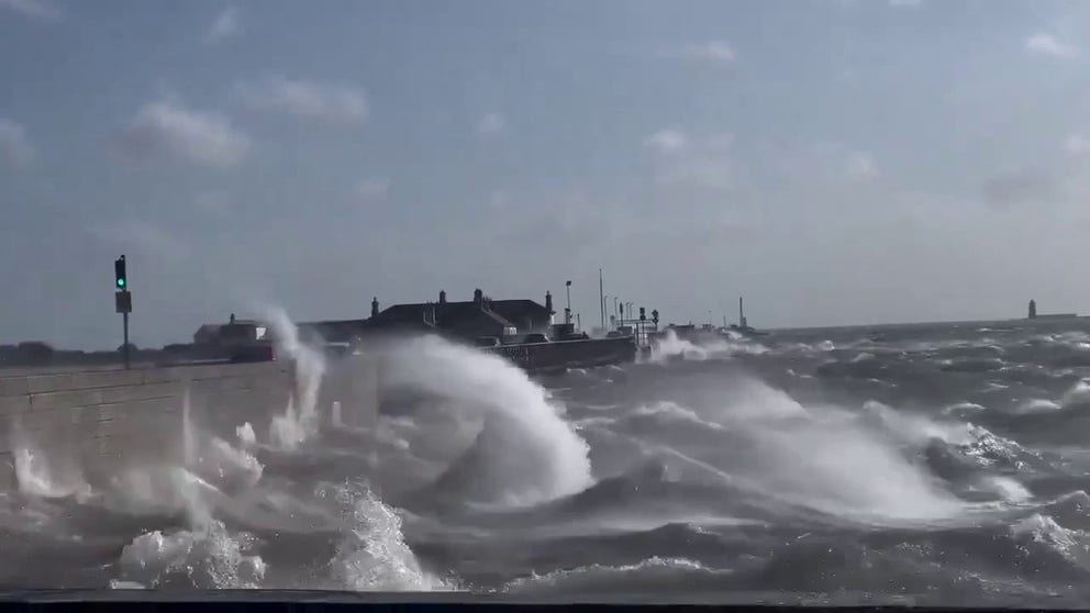 As Storm Ashley hits the UK, the storm brings strong winds and heavy rain to many areas. Video from Dublin shows waves crashing up along a roadway. 