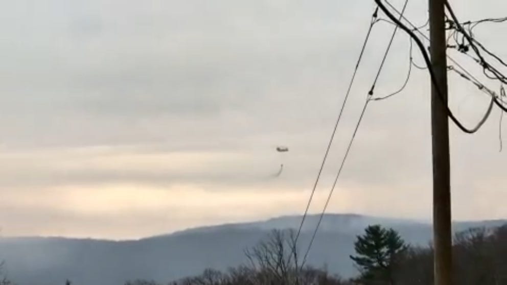 Two Chinook and two Blackhawk helicopters were dispatched from the New York Army National Guard to help battle the Jennings Creek Wildfire along the New York-New Jersey border (@Sheryle1122 /TMX).