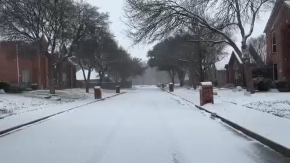 Snow flurries in Plano, TX as winter storm starts to crank | Latest ...