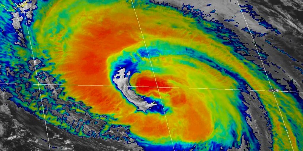 Hurricane Larry continues march toward landfall in Canada
