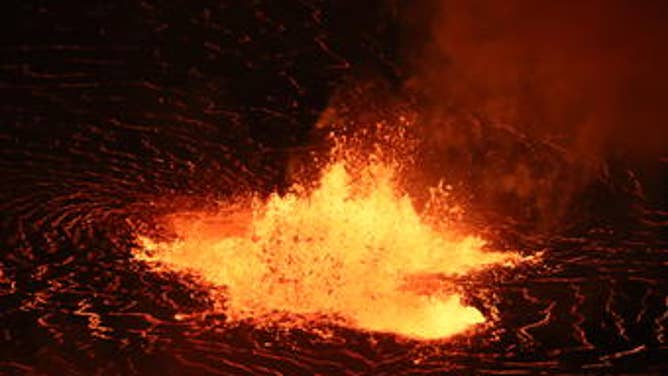 Hawaii’s Kilauea Volcano seeing steady inflation at summit, flurries of ...
