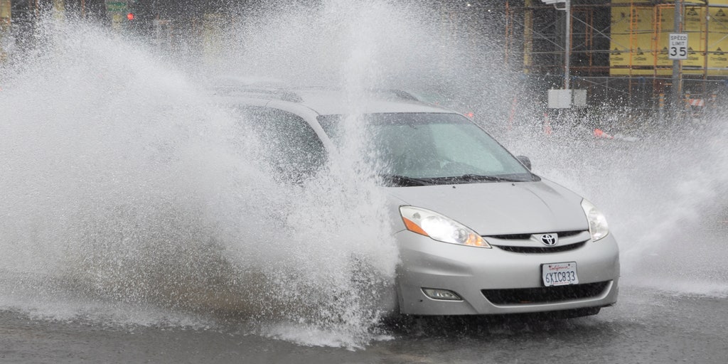 Why cruise control is bad during heavy rainfall