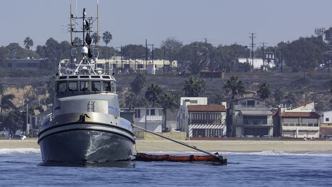 Huntington Beach oil spill 10/3/21