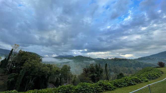 Fog and clouds over the Great Smoky Mountains on Oct. 21, 2021. (Image: Nicole Valdes)