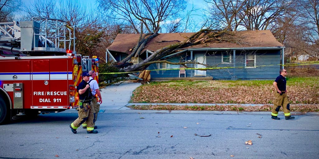 Severe winds move into Kansas with gusts up to 100 mph Fox Weather