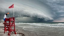 Severe storms threaten Florida, Southeast on warm side of coast-to-coast winter storm