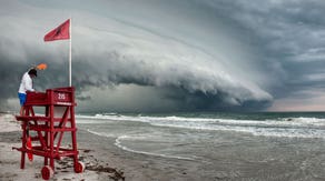 Severe storms threaten Florida, Southeast on warm side of coast-to-coast winter storm