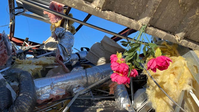 Tornado damage in Leachville, AR 12/21