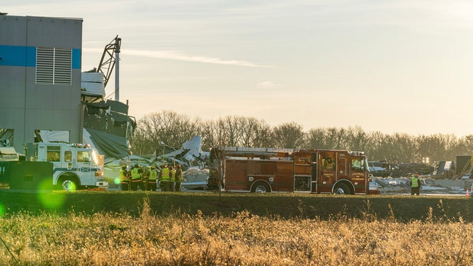 Amazon Warehouse tornado damage IL 12/21