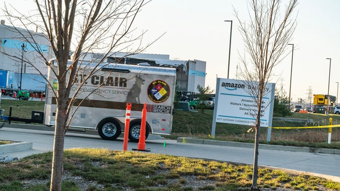 Amazon Warehouse tornado damage IL 12/21