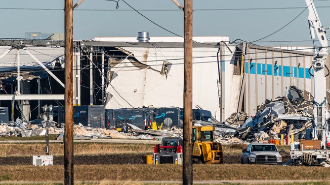 Amazon Warehouse tornado damage IL 12/21