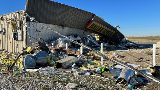 Tornado damage in Leachville, AR 12/21