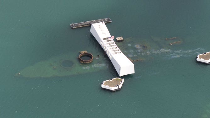 USS Arizona Memorial 2001