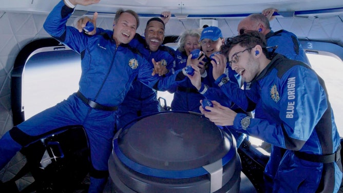 The crew of Blue Origin's NS-19 mission at apogee on Dec. 11, 2021. Pictured from left to right: Evan Dick, Michael Strahan, Laura Shepard Churchley, Dylan Taylor, Lane Bess, and Cameron Bess. (Image: Blue Origin)