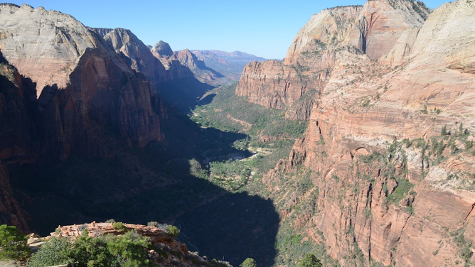 Permit now needed to climb Zion's Angels Landing. Here's what hikers ...