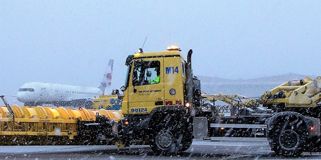 Thousands of flights canceled as winter storm hits Northeast | Fox Weather