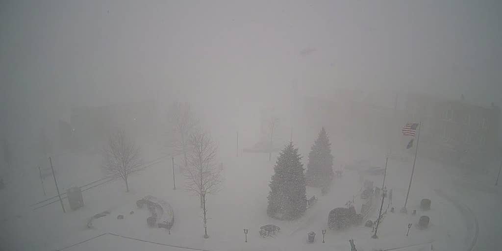 Quick-moving system produces snow squalls across Great Lakes, Northeast ...