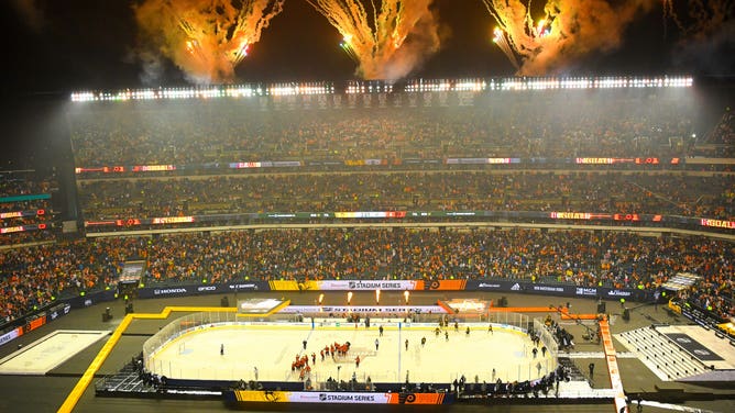 Report: NHL teams consider outdoor games to start season