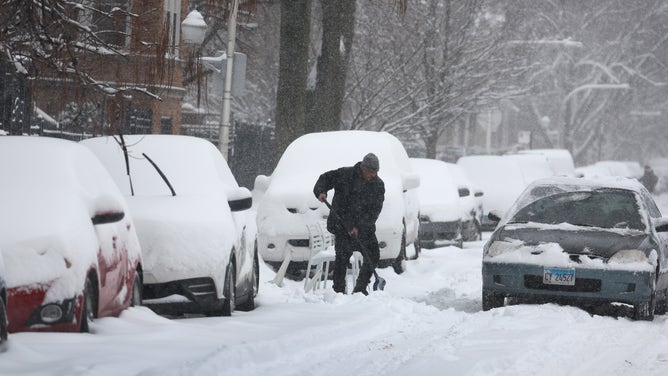 Chicago winter storm images 2/2/22 - Getty Images