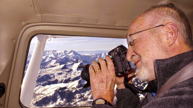 Niehues photographs the Alps.