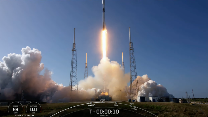 A SpaceX Falcon 9 rocket launches from Cape Canaveral, Florida on Feb. 21, 2022 carrying 46 Starlink satellites into orbit. (Image: SpaceX)