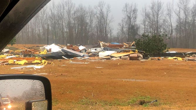 Tornado damage in Alabama 2/3/22