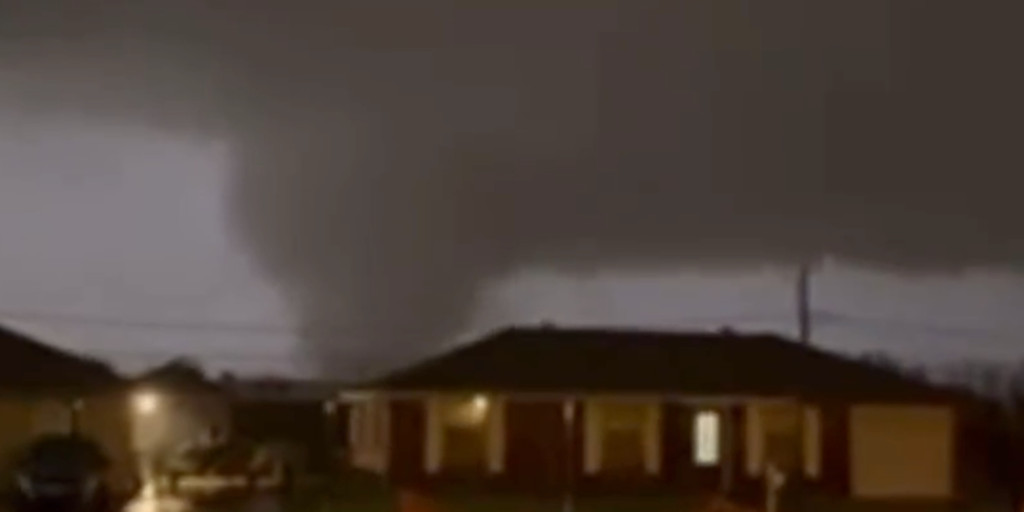 Deadly tornado rips through heart of New Orleans | Fox Weather
