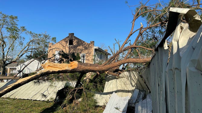 Arabi, Louisiana tornado damage 3-23-22