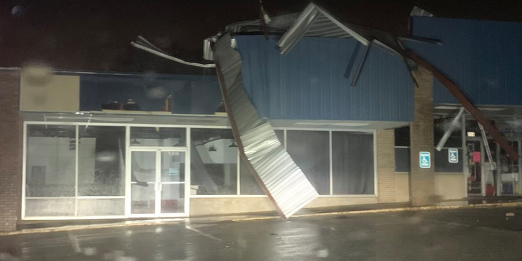 At least 1 killed when severe weather sweeps across Texas | Fox Weather