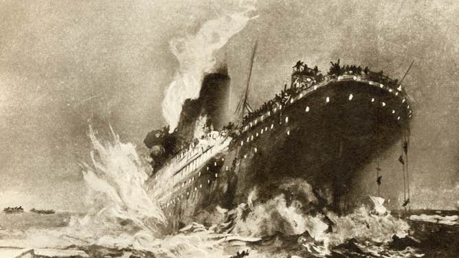 Illustration of the sinking Titanic.