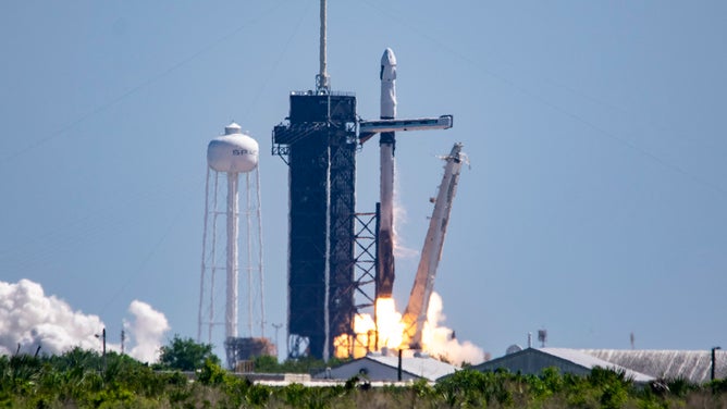 A Falcon 9 rocket launches with the Axiom-1 private astronaut mission from Kennedy Space Center, Fla. on April 8, 2022. (Image: Chris Boex/FOX TV Digital)