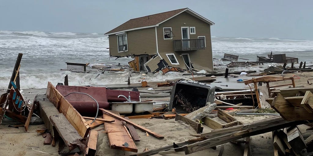 Beachfront Homes Collapse Amid Heavy Surf Along North Carolina's Outer ...