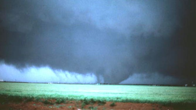 Multi-vortex tornado example