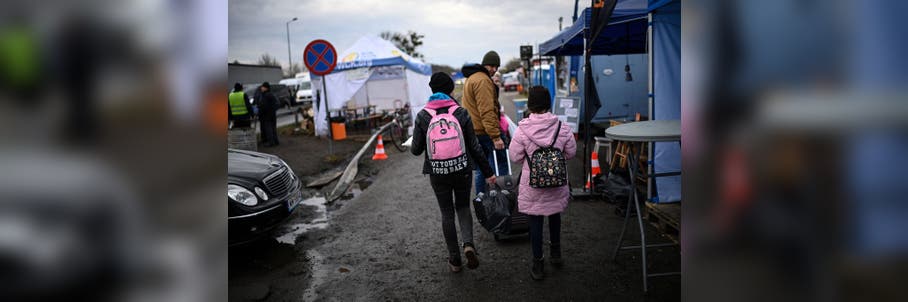 Ukraine war refugees dealing with spring temperature extremes