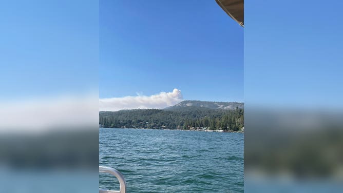 Washburn Fire smoke as seen from Bass Lake in California on Sunday, July 10, 2022. (Image credit: @TennesseeKristy/ Twitter)