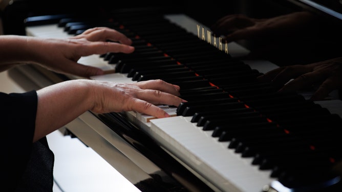 Pianist Ana Vega Toscano performs 'Madrid's Romantic Composers' at the piano.