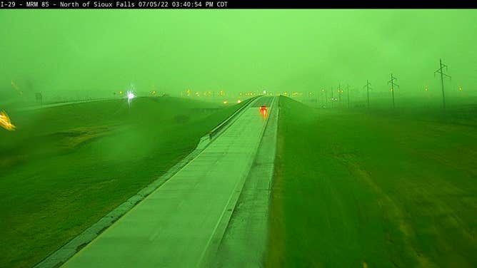 why-does-the-sky-sometimes-turn-green-during-thunderstorms-fox-weather