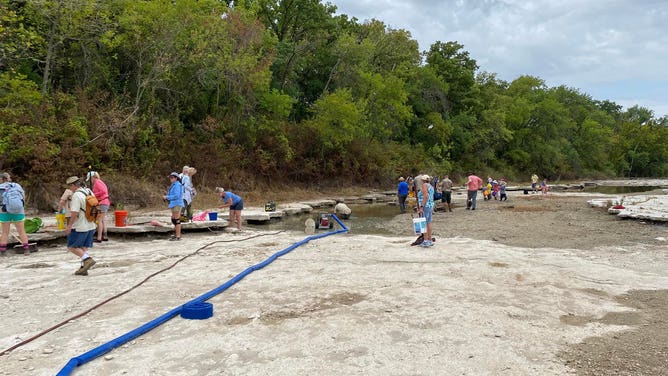 Dinosaur tracks unveiled in Texas by extreme drought conditions | Fox ...