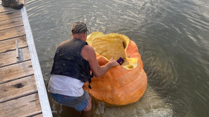 Nebraska man breaks world record by floating 38 miles down Missouri